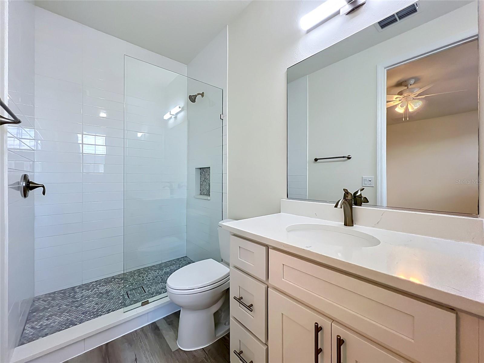 Image 55 of 100 For 8409 Vivaro Isle Way