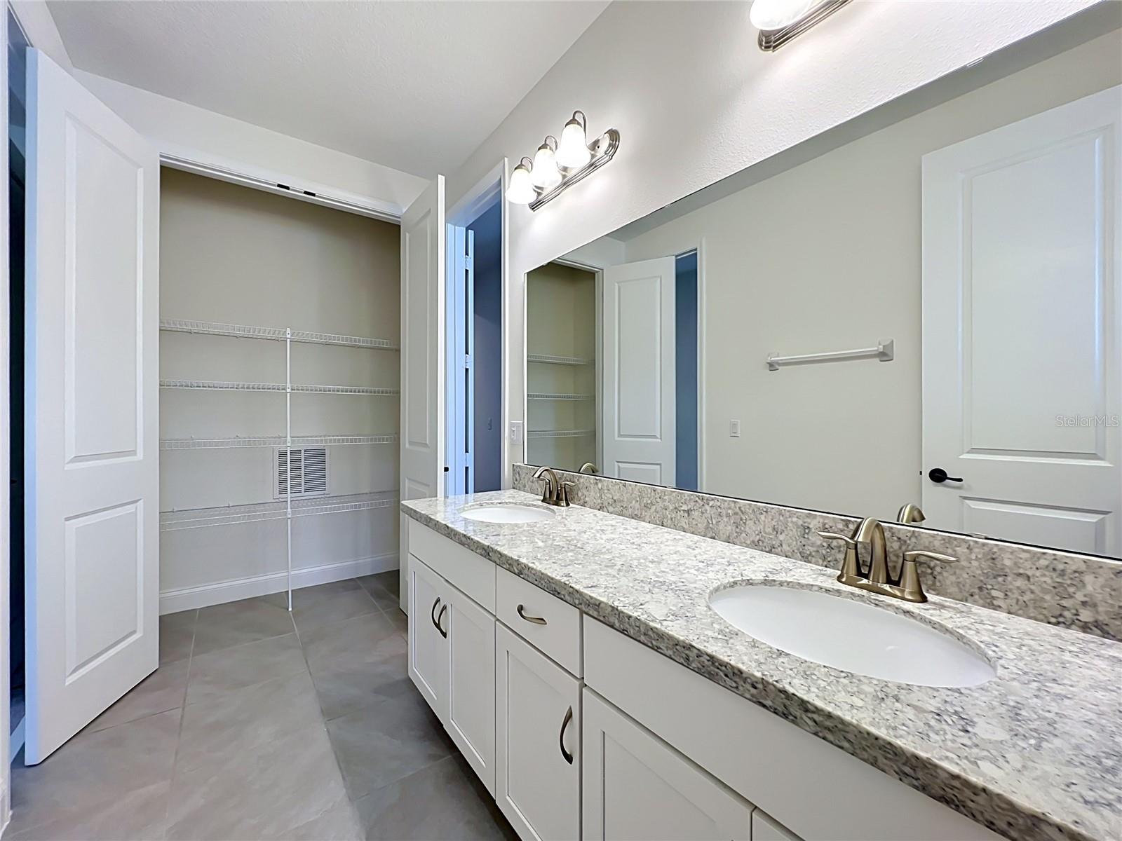 Image 65 of 100 For 8409 Vivaro Isle Way