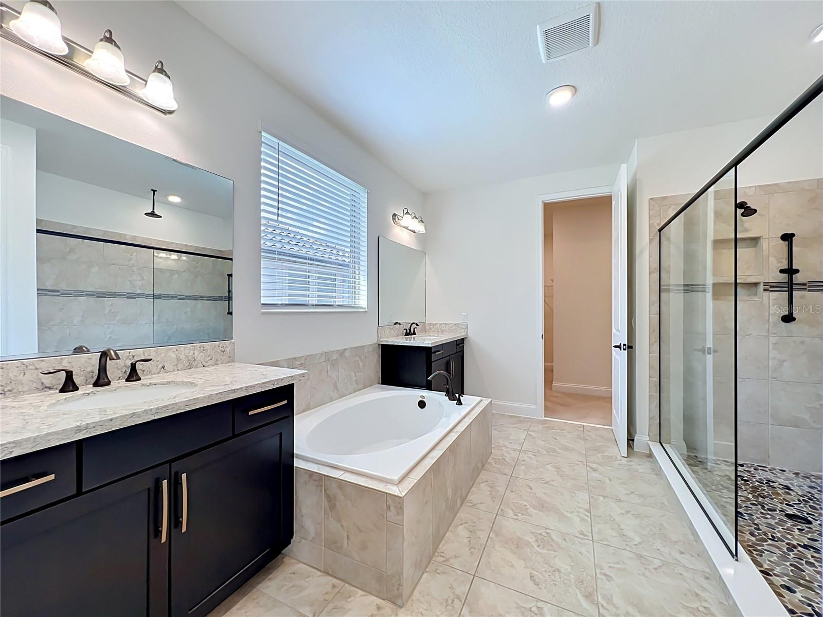Image 70 of 100 For 8409 Vivaro Isle Way