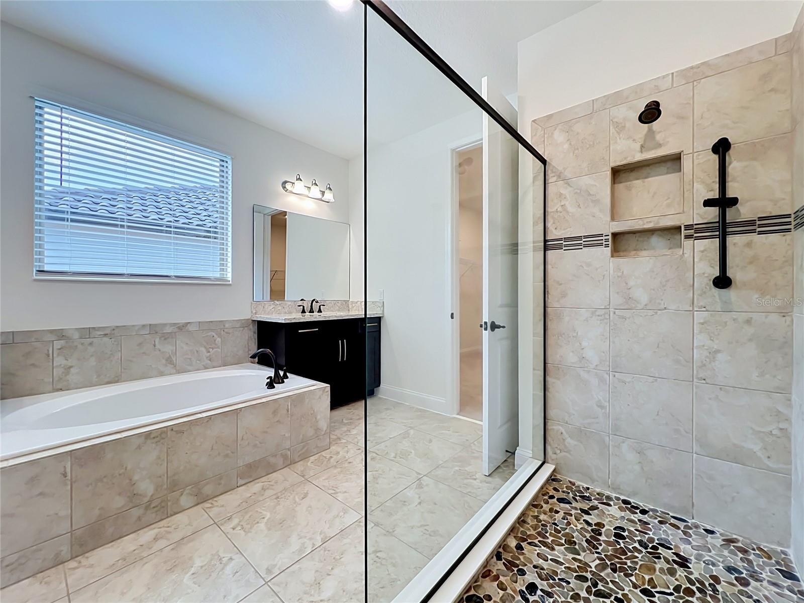 Image 73 of 100 For 8409 Vivaro Isle Way