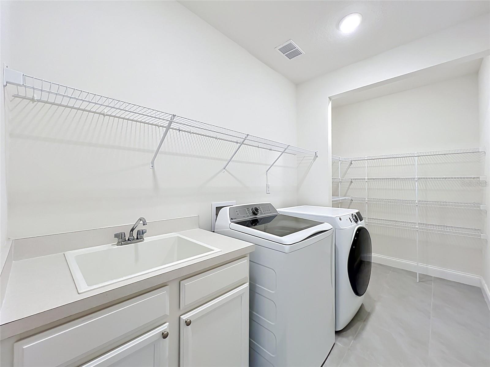 Image 79 of 100 For 8409 Vivaro Isle Way