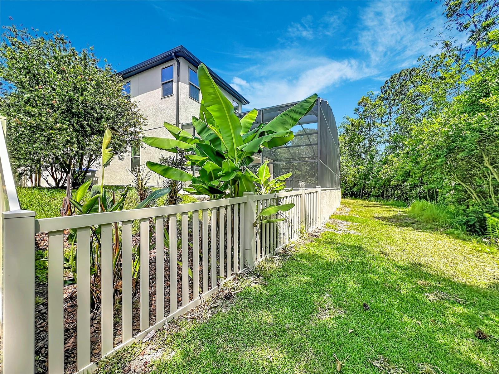 Image 96 of 100 For 8409 Vivaro Isle Way