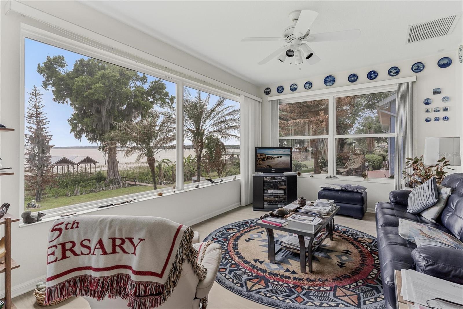 Image 5 of 78 For 6274 Sailboat Avenue