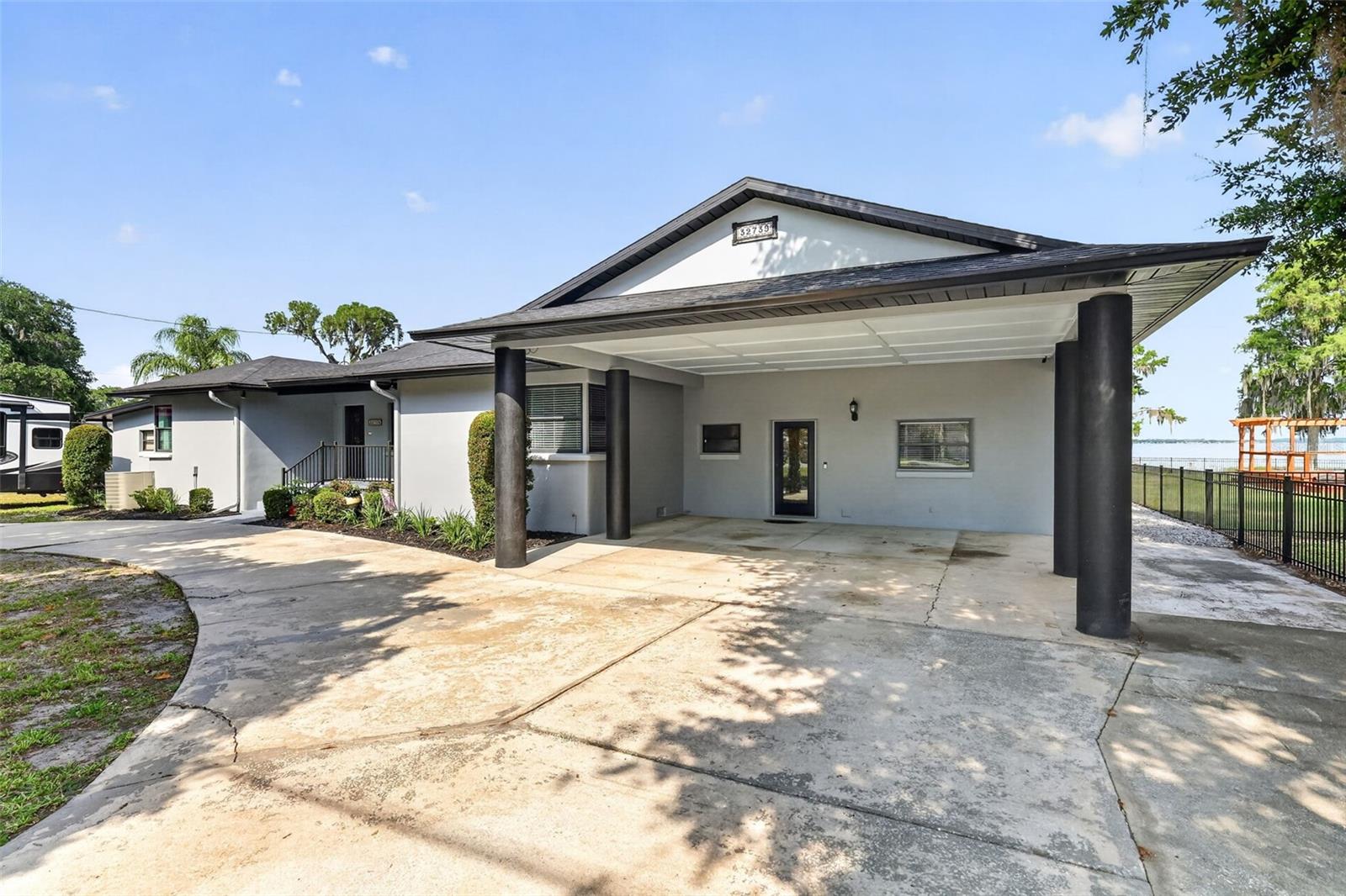 Image 3 of 83 For 32739 Lake Eustis Drive