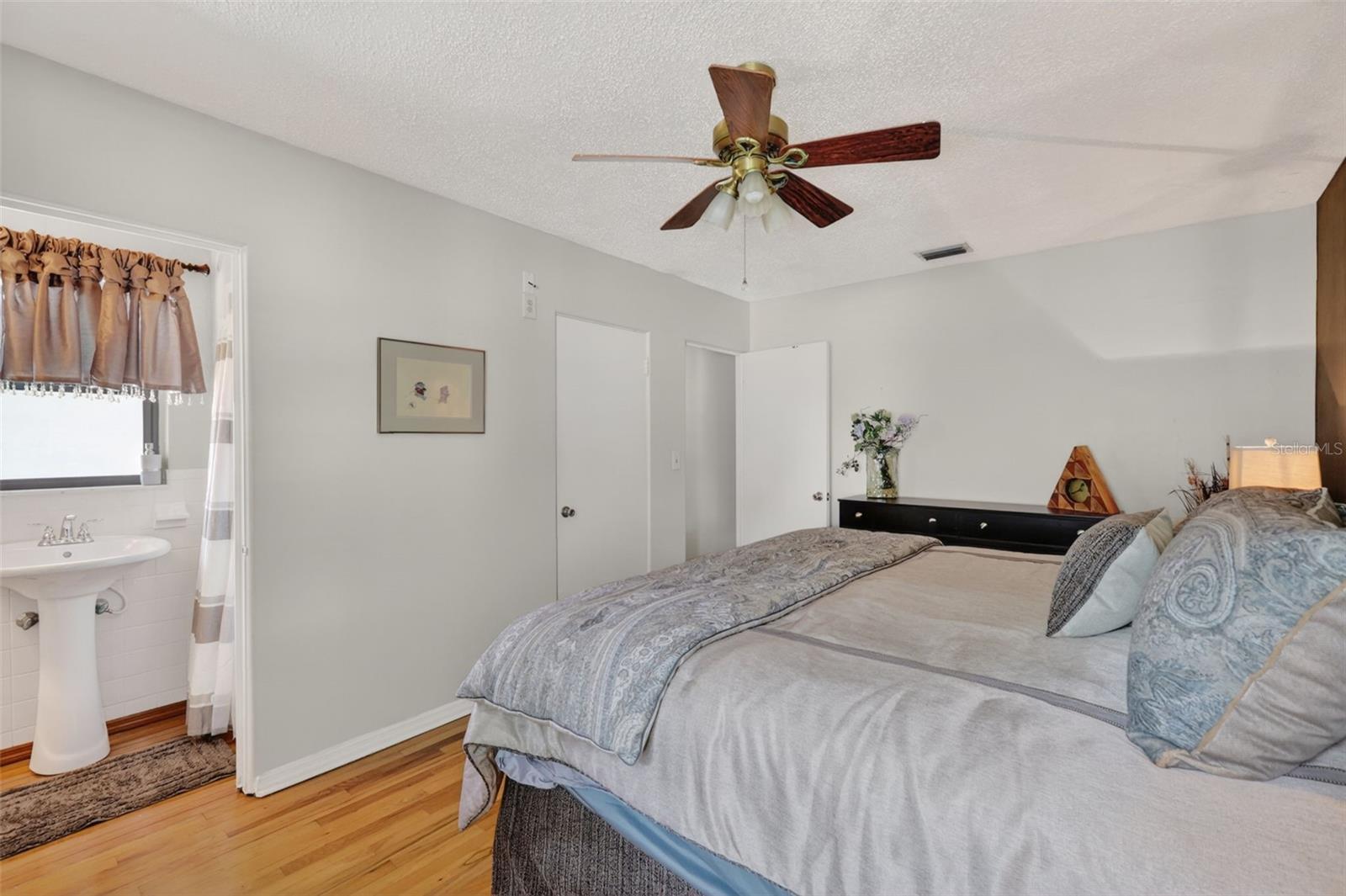 Image 39 of 83 For 32739 Lake Eustis Drive