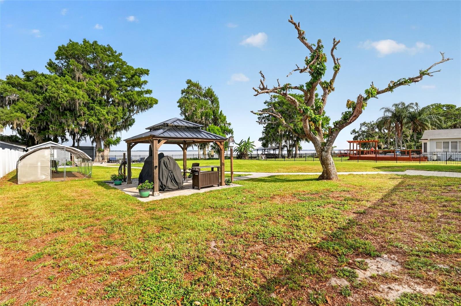 Image 54 of 83 For 32739 Lake Eustis Drive