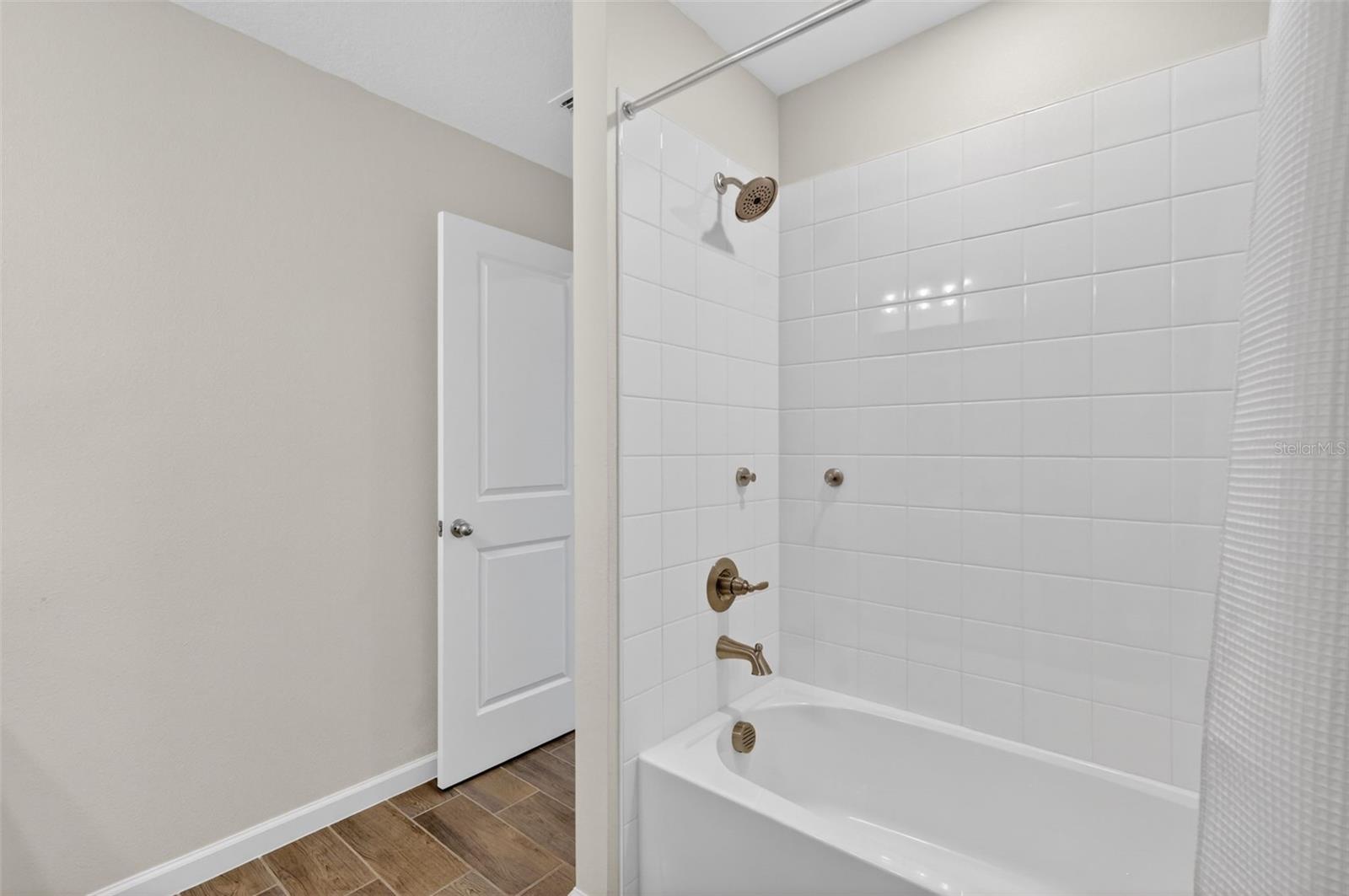 Image 26 of 53 For 3710 Malad Way