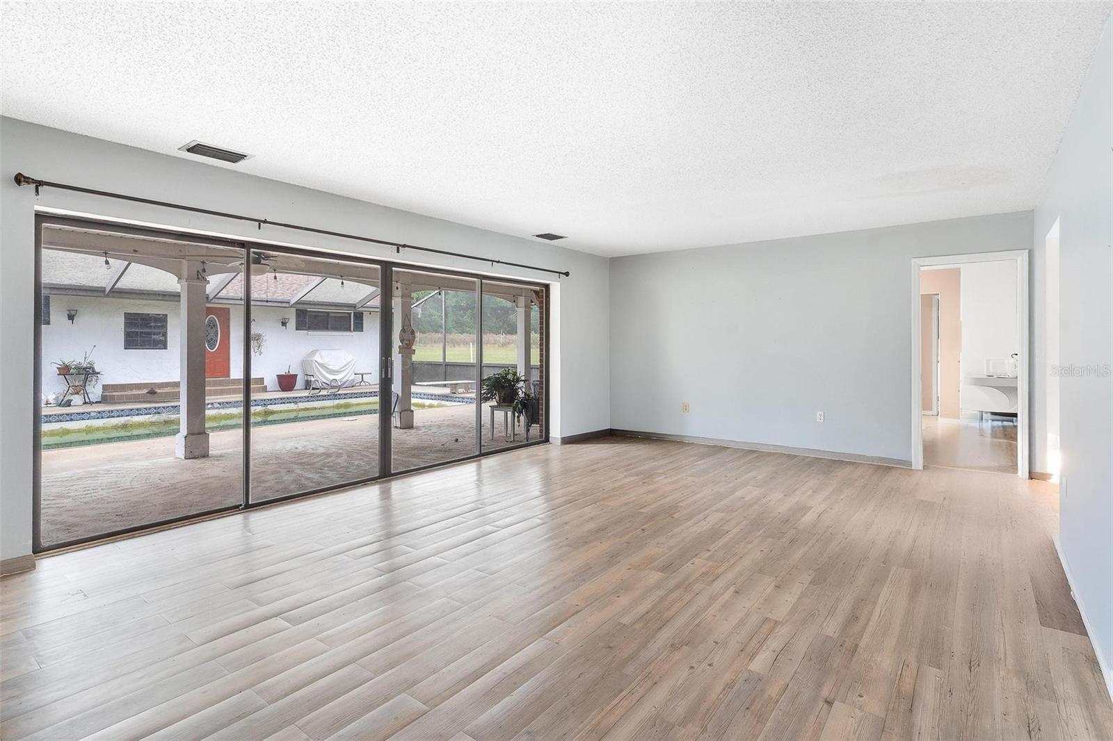 Image 11 of 57 For 2500 Urick Street