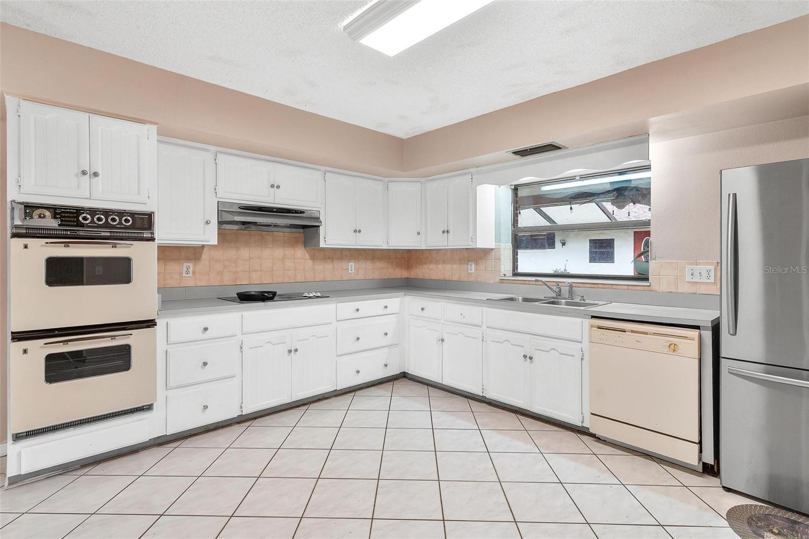 Image 14 of 57 For 2500 Urick Street