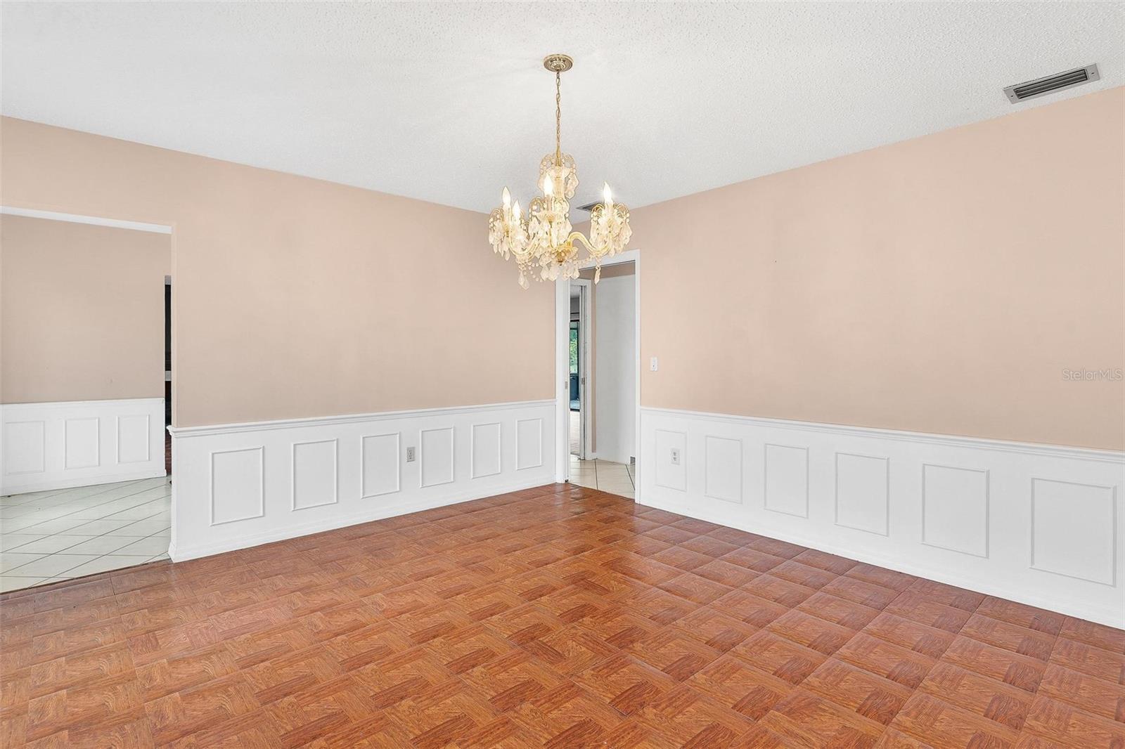 Image 17 of 57 For 2500 Urick Street