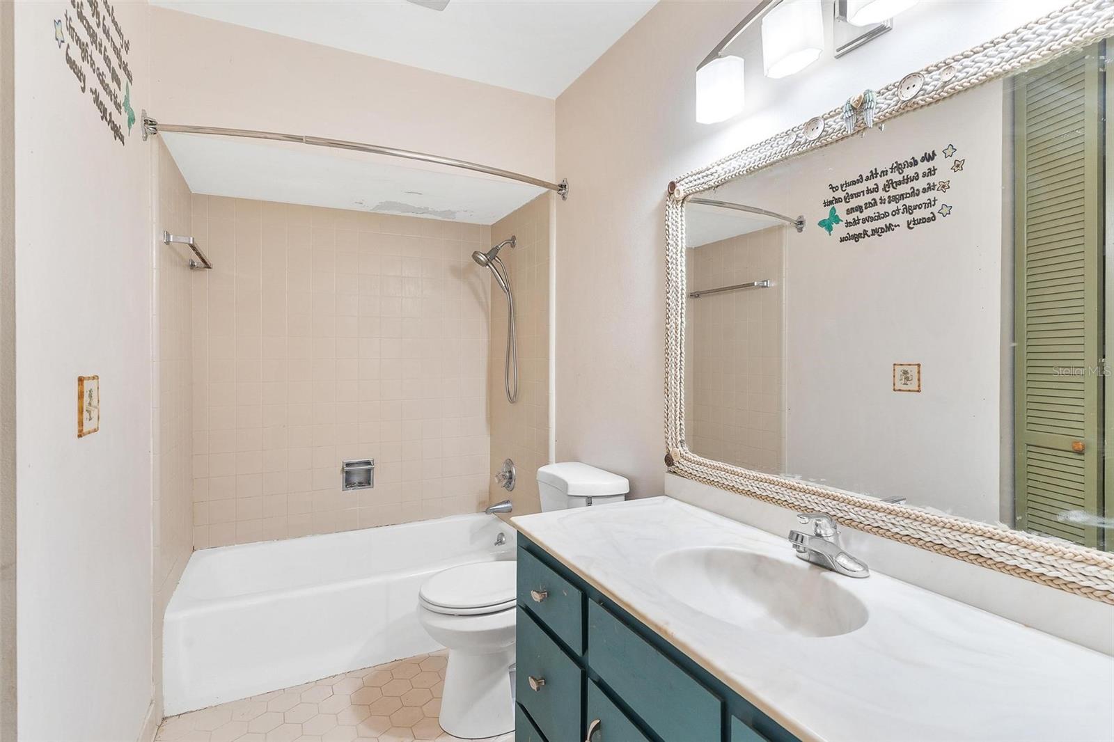 Image 19 of 57 For 2500 Urick Street