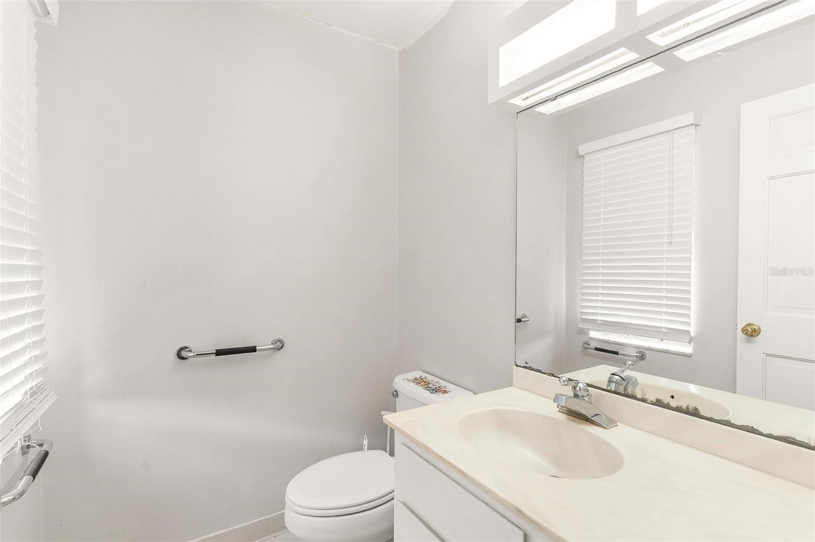Image 20 of 57 For 2500 Urick Street