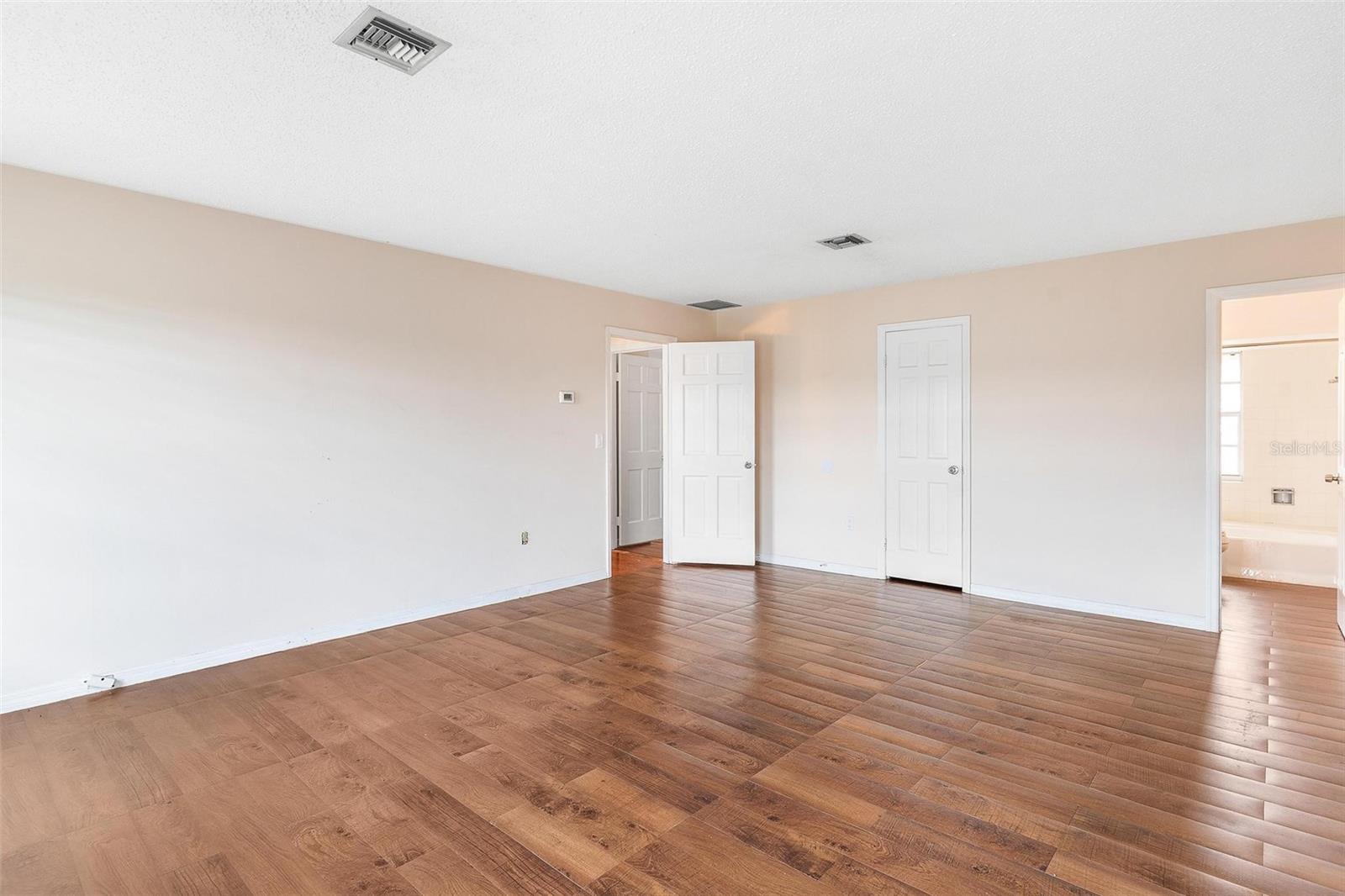 Image 32 of 57 For 2500 Urick Street