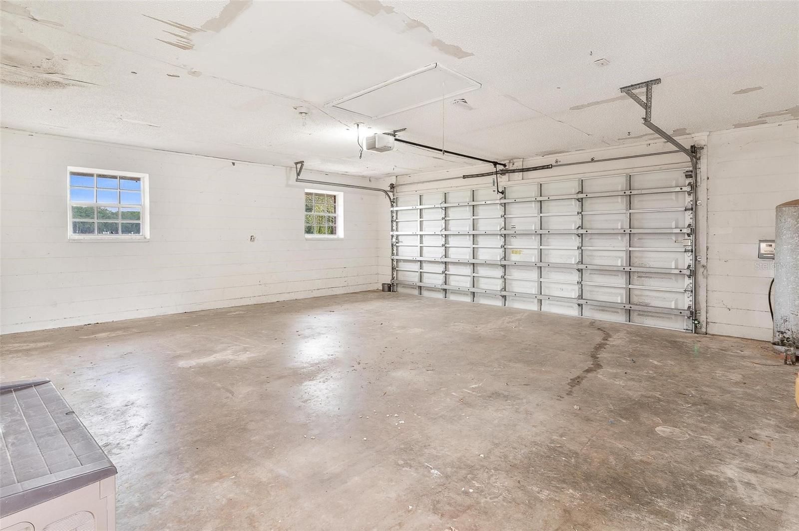 Image 44 of 57 For 2500 Urick Street