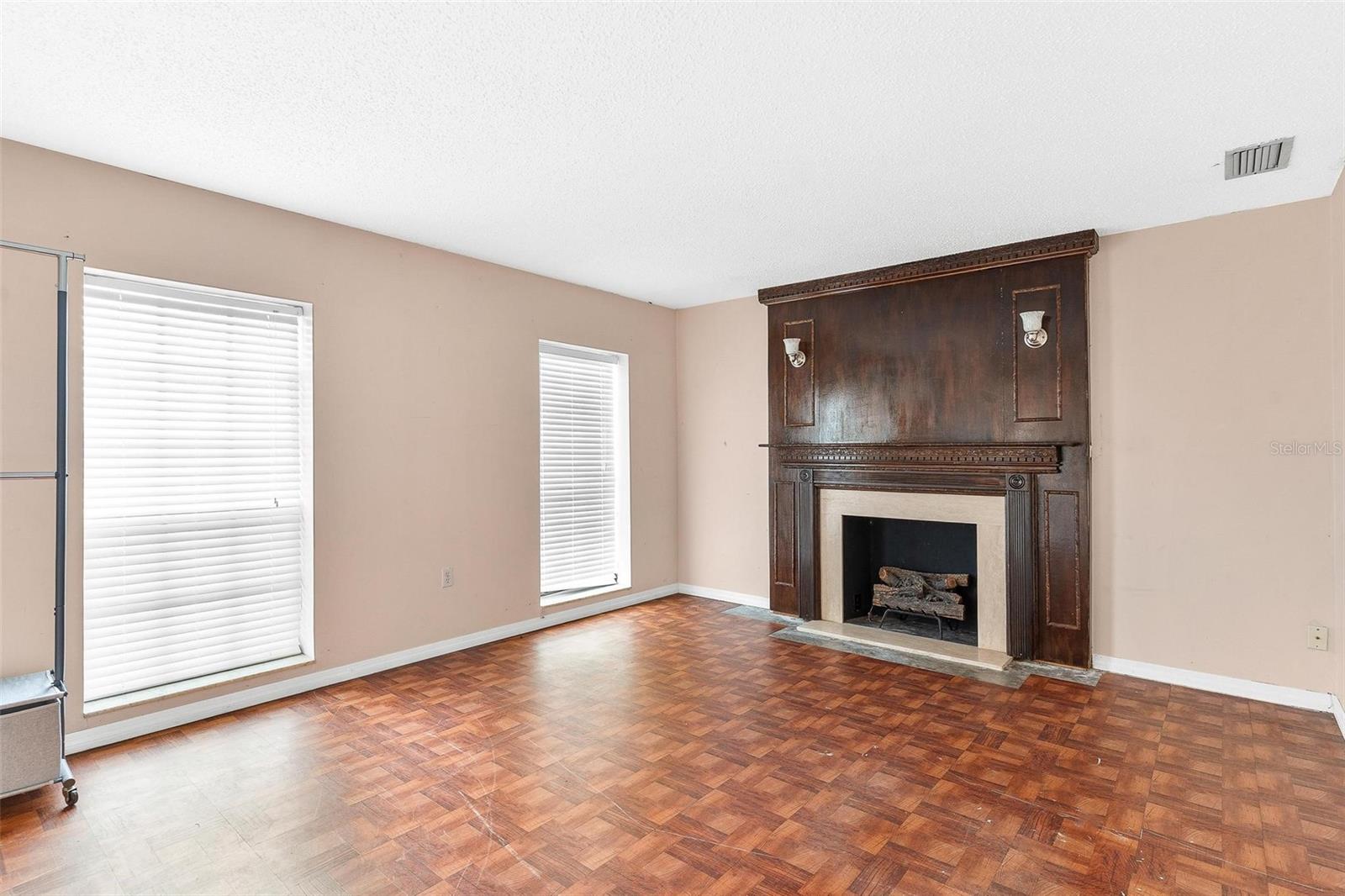 Image 7 of 57 For 2500 Urick Street
