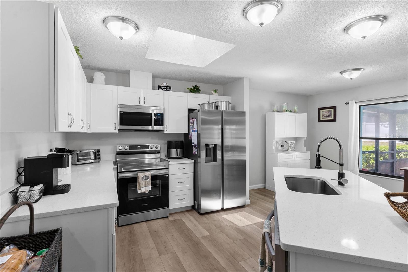 Image 11 of 53 For 5435 165th Street Road