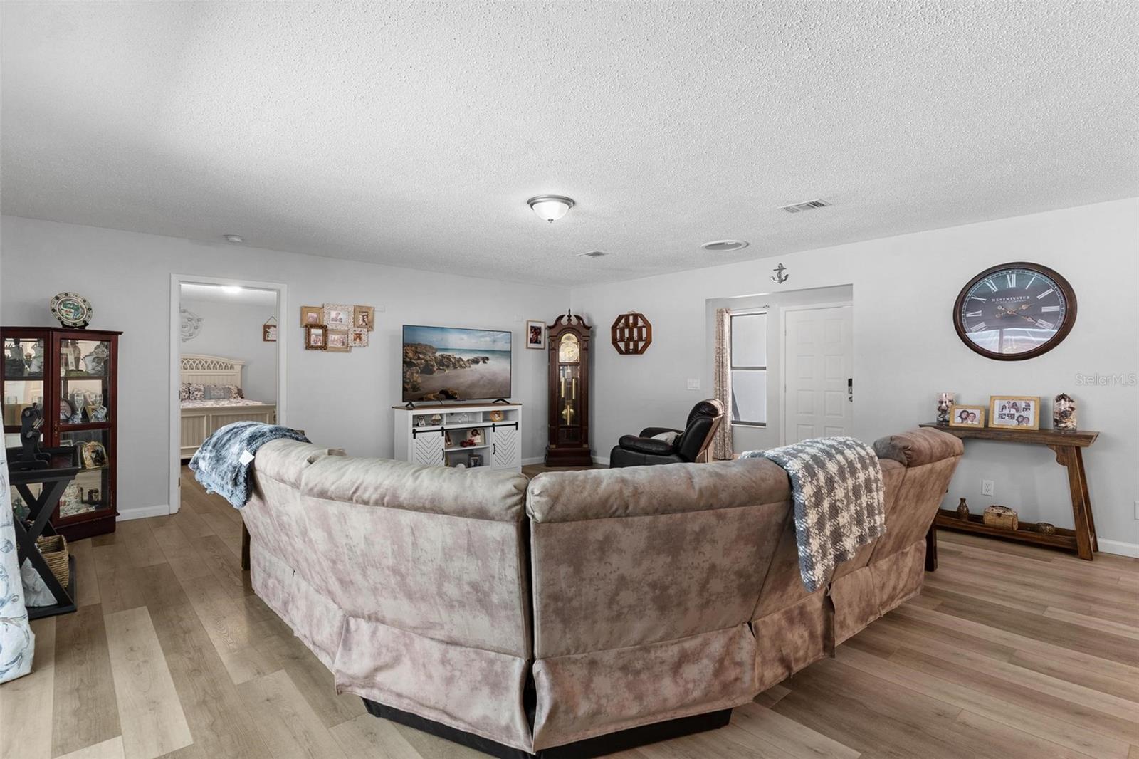 Image 7 of 53 For 5435 165th Street Road