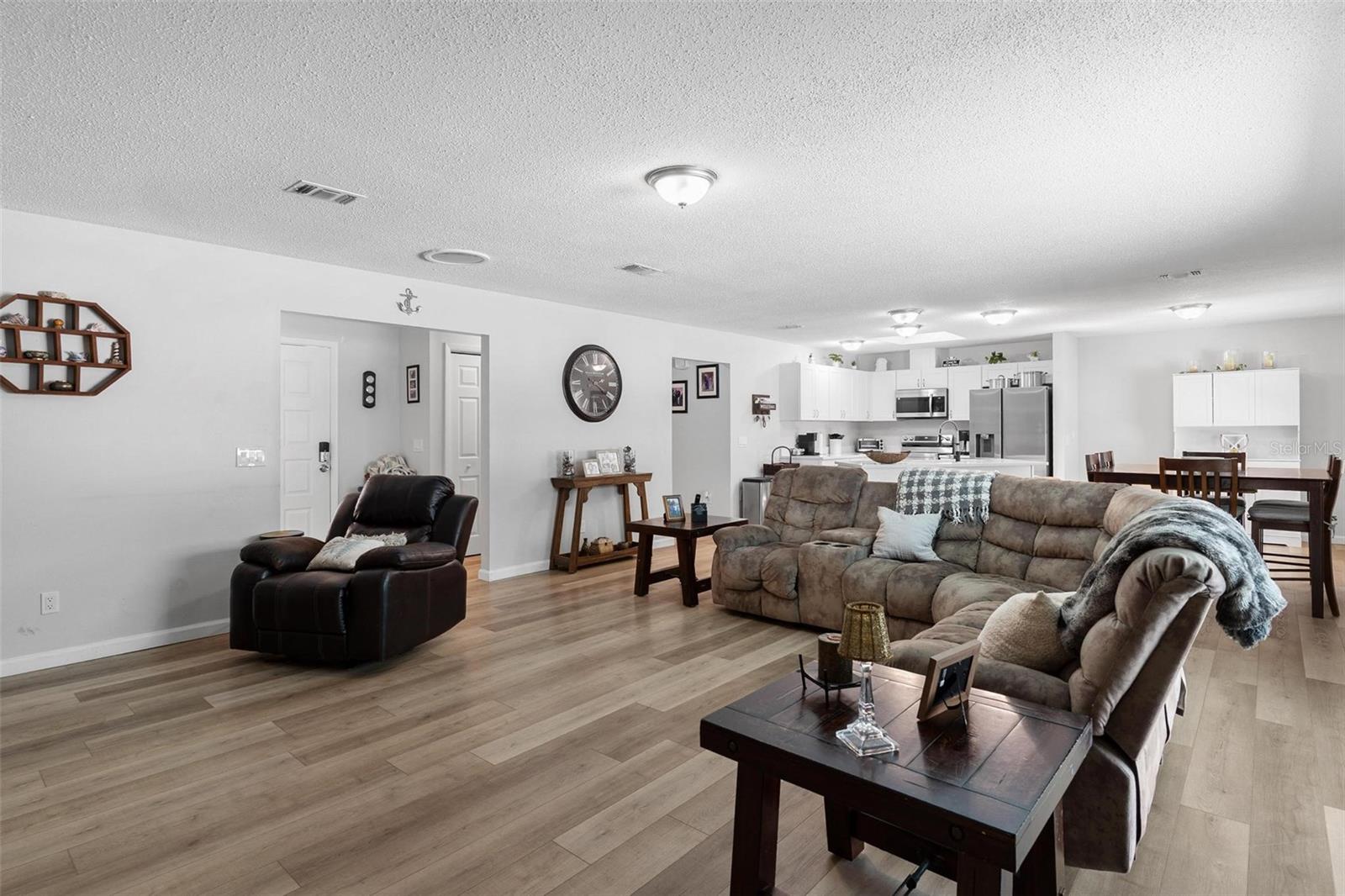 Image 8 of 53 For 5435 165th Street Road