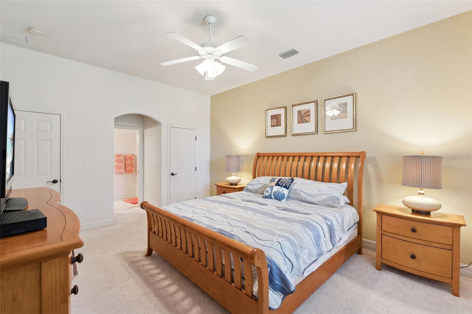 Image 19 of 52 For 1005 Green Gate Boulevard