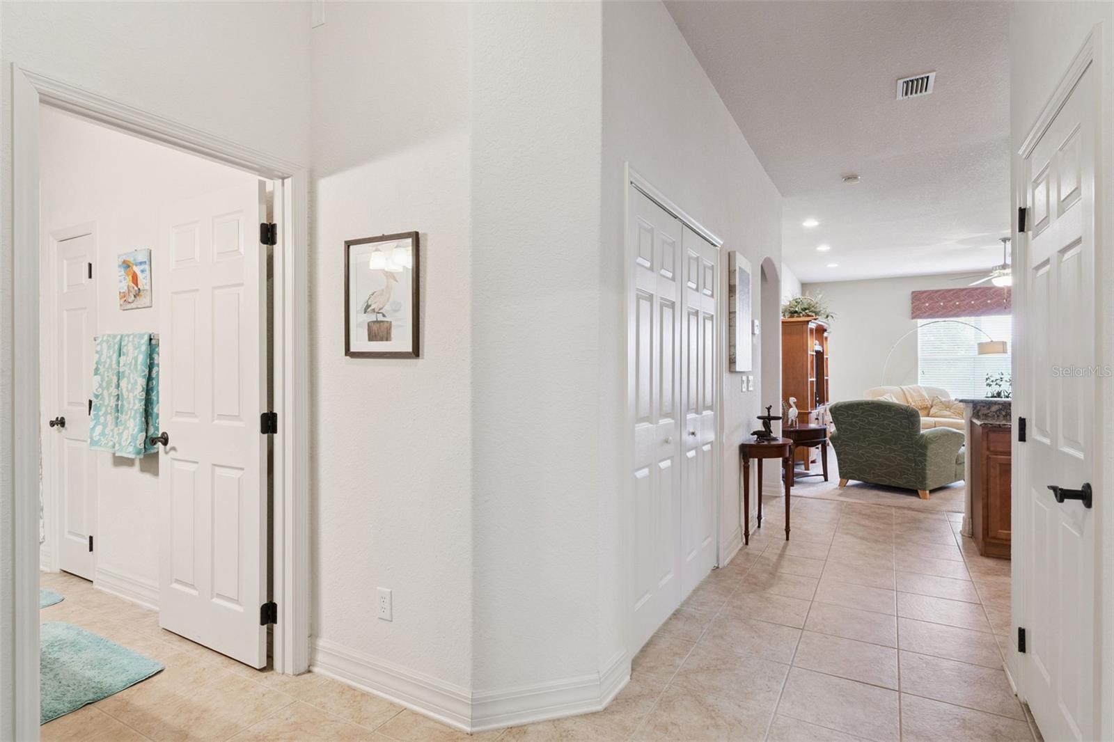 Image 6 of 52 For 1005 Green Gate Boulevard