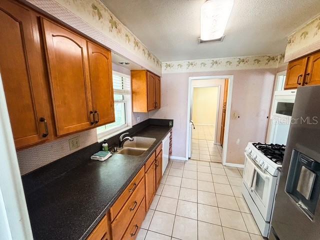 Image 11 of 44 For 121 E Pine St