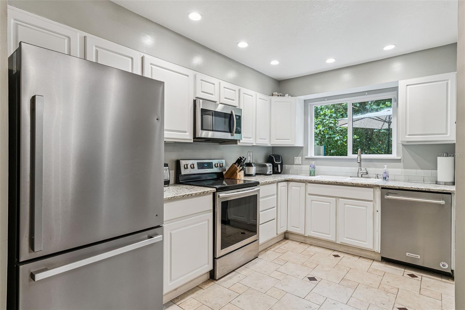 Image 10 of 25 For 721 Galloway Court