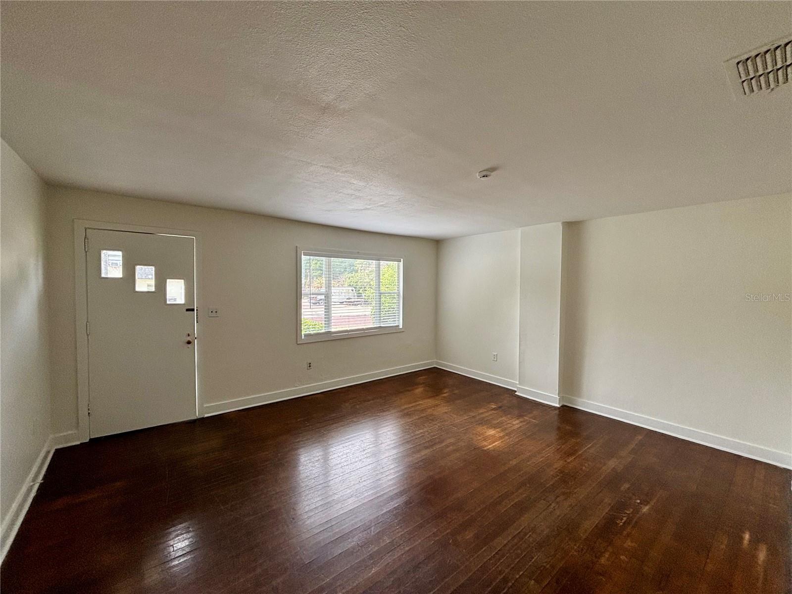 Image 7 of 22 For 1219 Lake Highland Drive