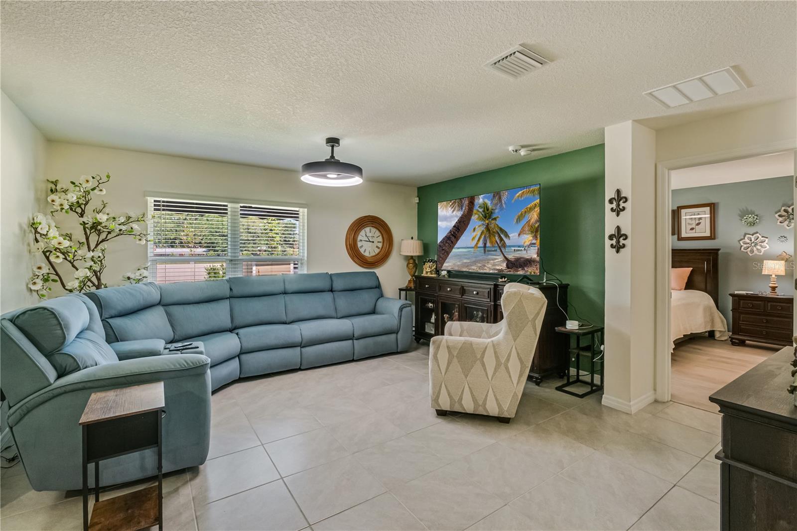 Image 6 of 27 For 8669 Triumph Circle