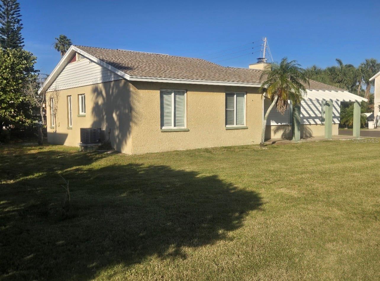 Image 8 of 9 For 16101 Gulf Boulevard