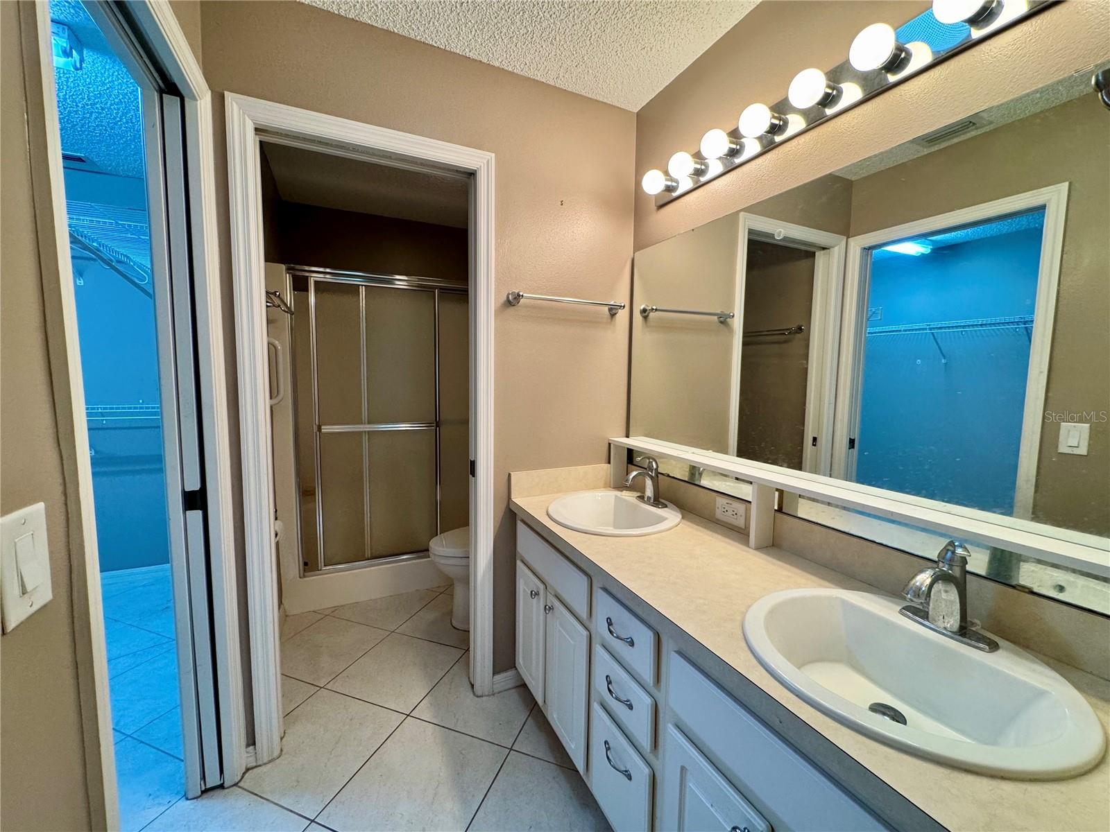 Image 14 of 27 For 549 Golfview Court