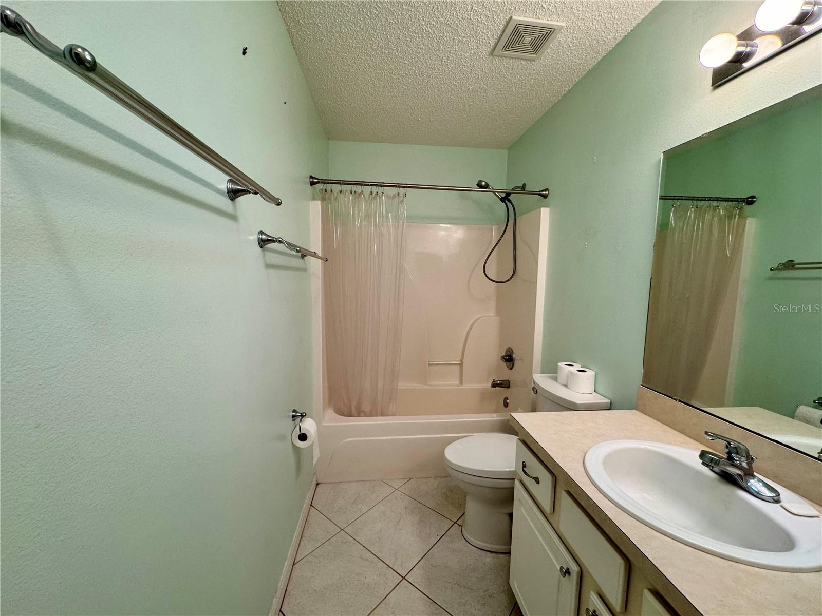 Image 20 of 27 For 549 Golfview Court