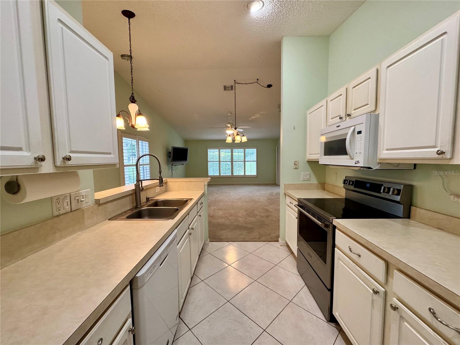 Image 5 of 27 For 549 Golfview Court