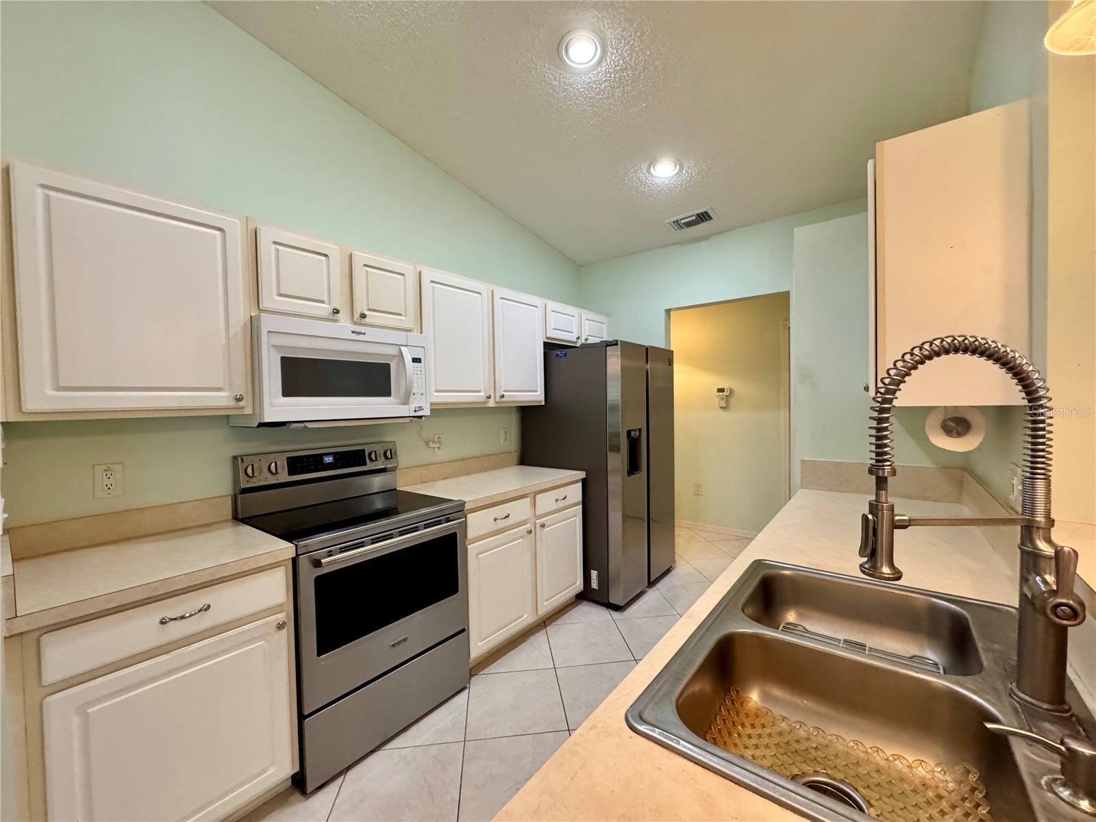 Image 6 of 27 For 549 Golfview Court