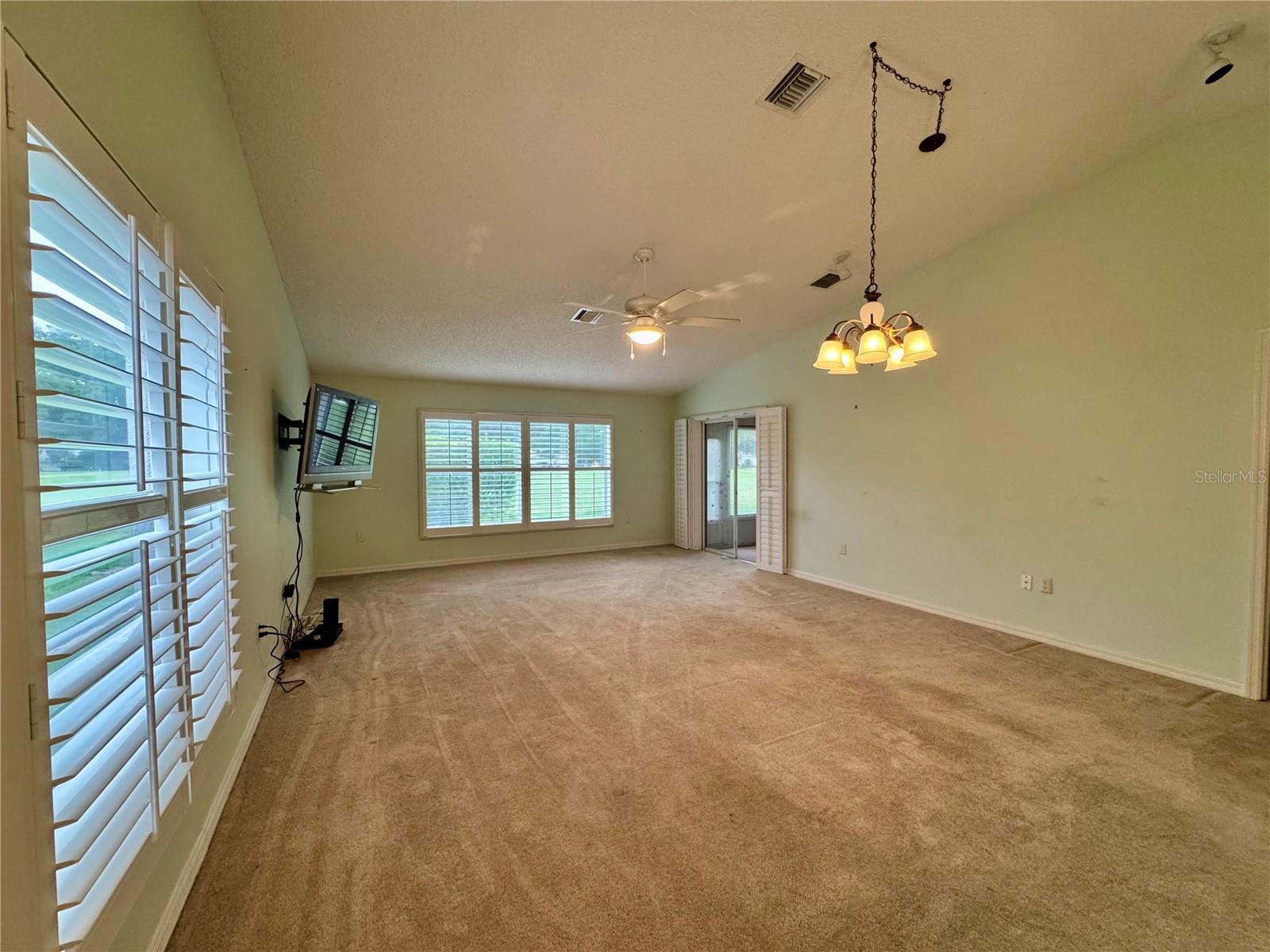 Image 7 of 27 For 549 Golfview Court