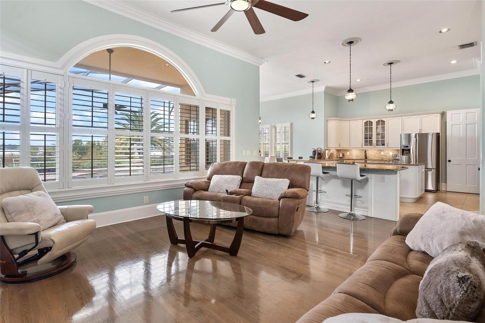 Image 17 of 71 For 1641 Edgewater Drive