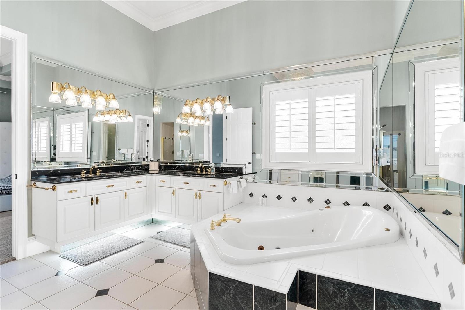 Image 33 of 71 For 1641 Edgewater Drive