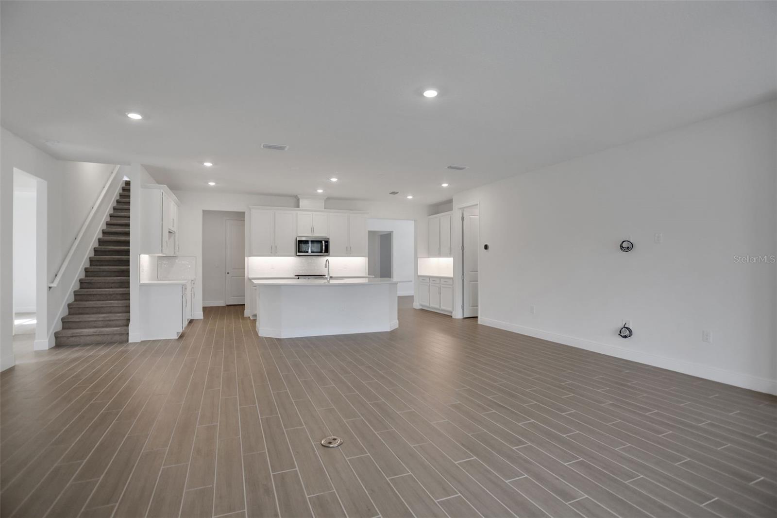 Image 29 of 42 For 7414 Sea Manatee Street