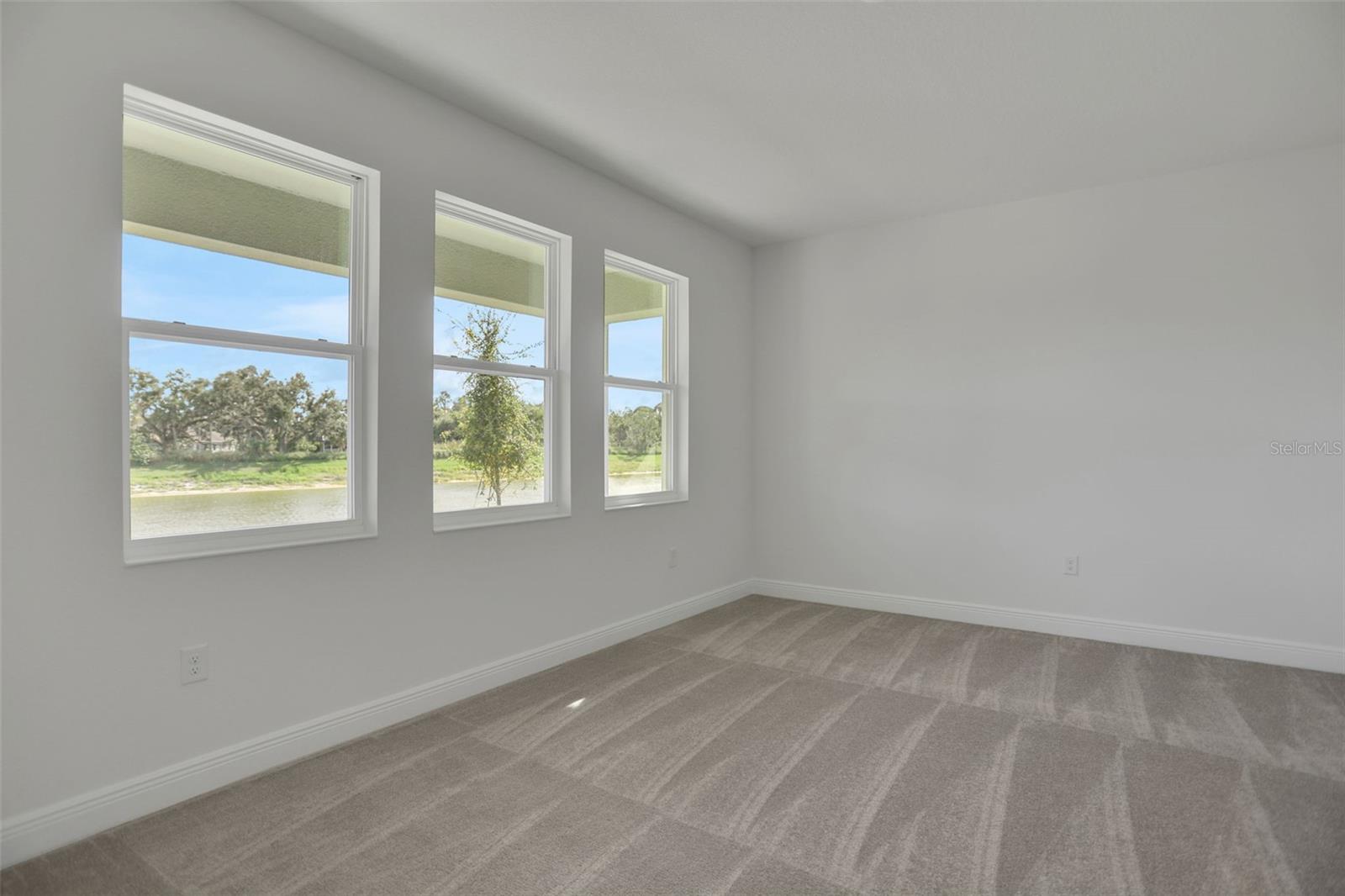 Image 32 of 42 For 7414 Sea Manatee Street