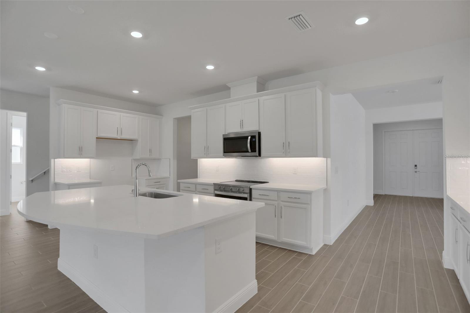 Image 37 of 42 For 7414 Sea Manatee Street