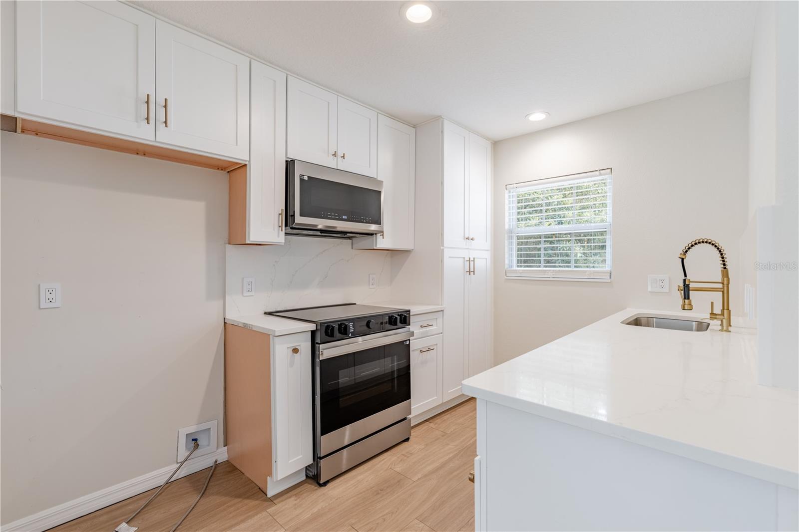 Image 10 of 36 For 31080 Lochmore Circle