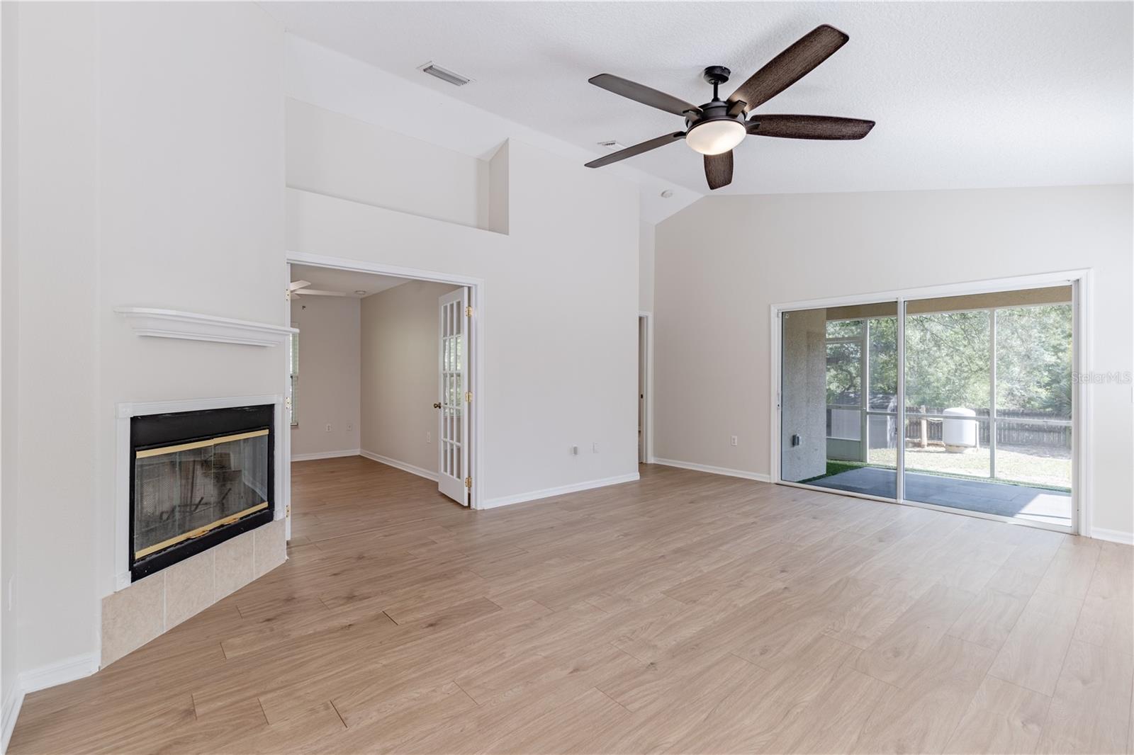 Image 13 of 36 For 31080 Lochmore Circle