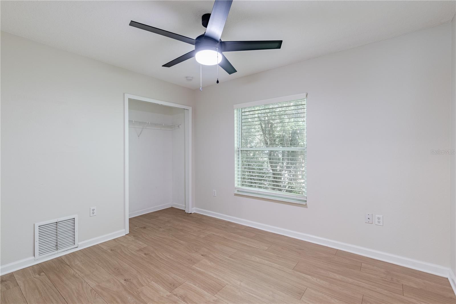Image 24 of 36 For 31080 Lochmore Circle