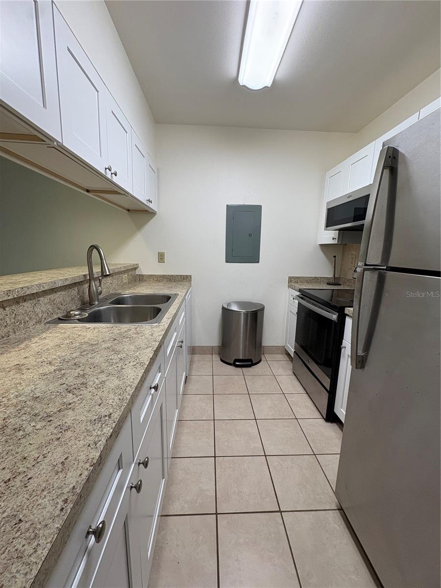 Image 7 of 11 For 931 Tennis Way 3171