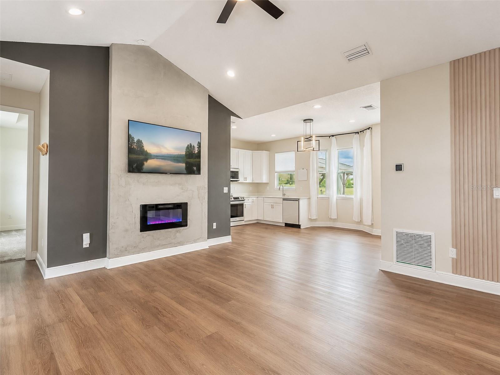 Image 6 of 43 For 13810 Rester Road