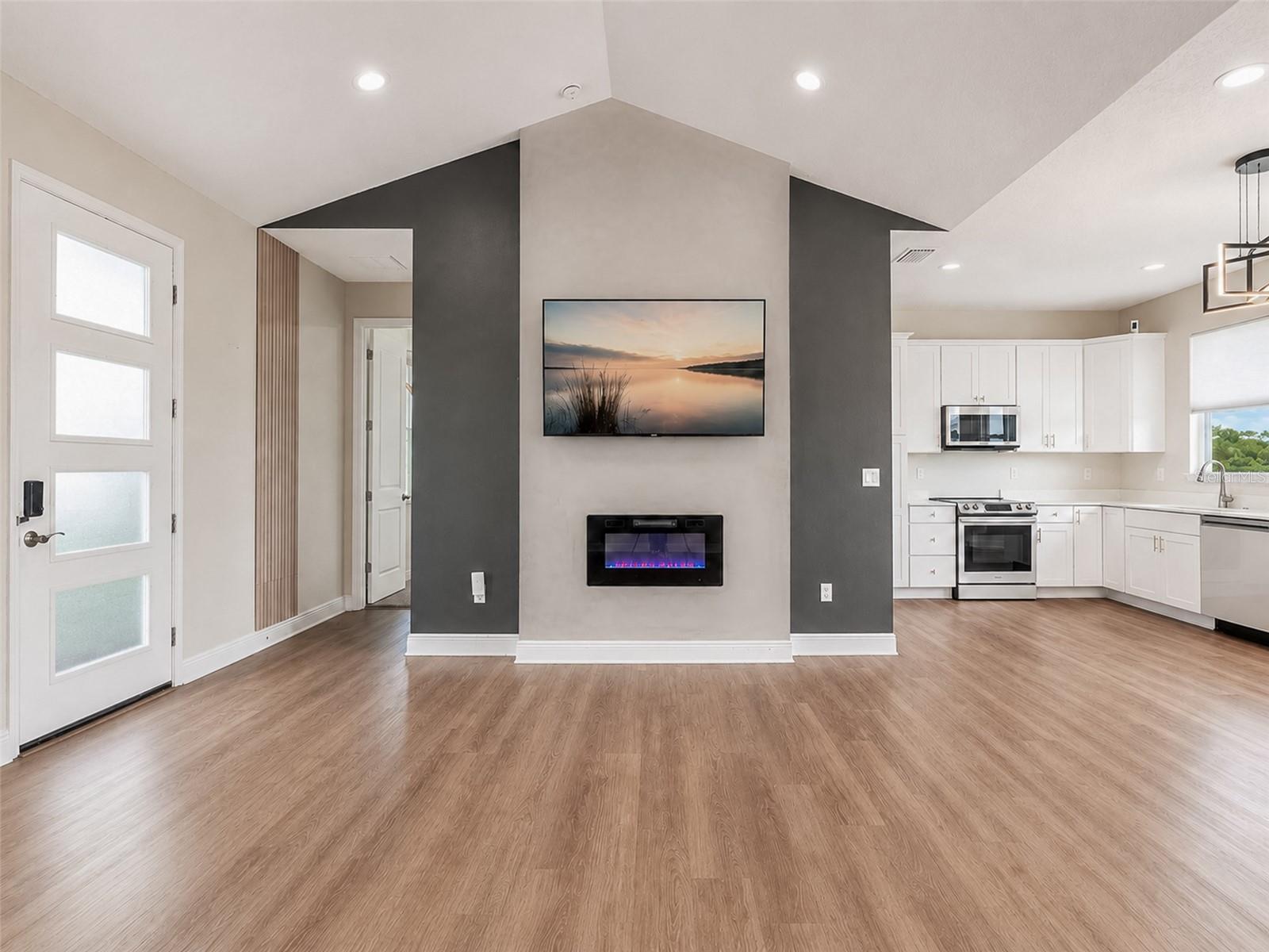 Image 7 of 43 For 13810 Rester Road