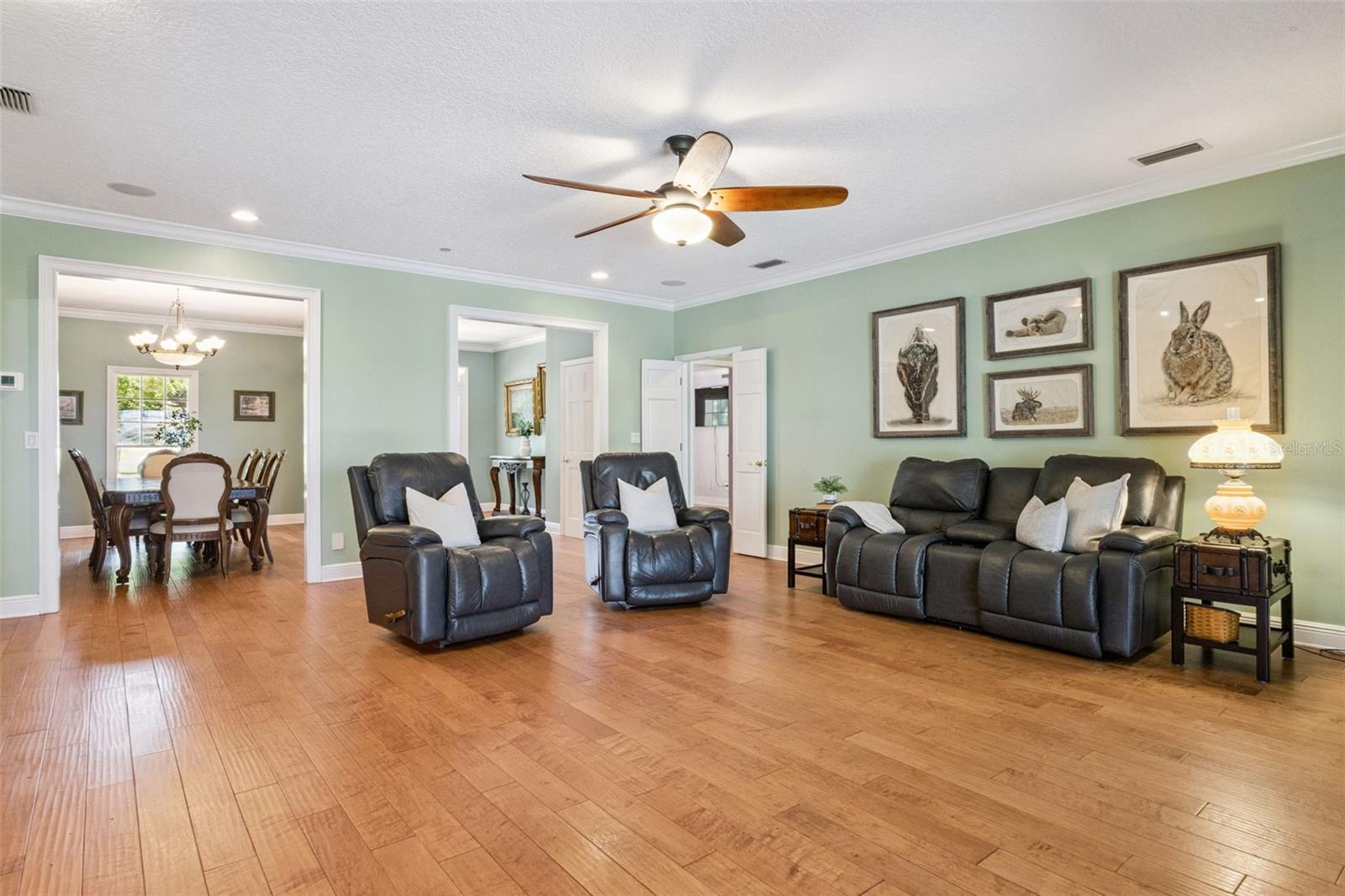 Image 13 of 69 For 14951 Thoroughbred Ln