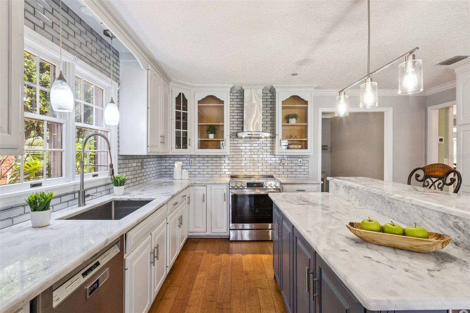 Image 16 of 69 For 14951 Thoroughbred Ln