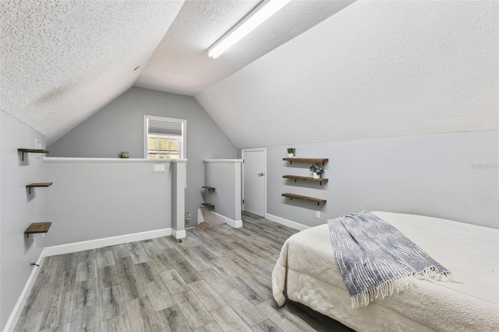 Image 30 of 69 For 14951 Thoroughbred Ln