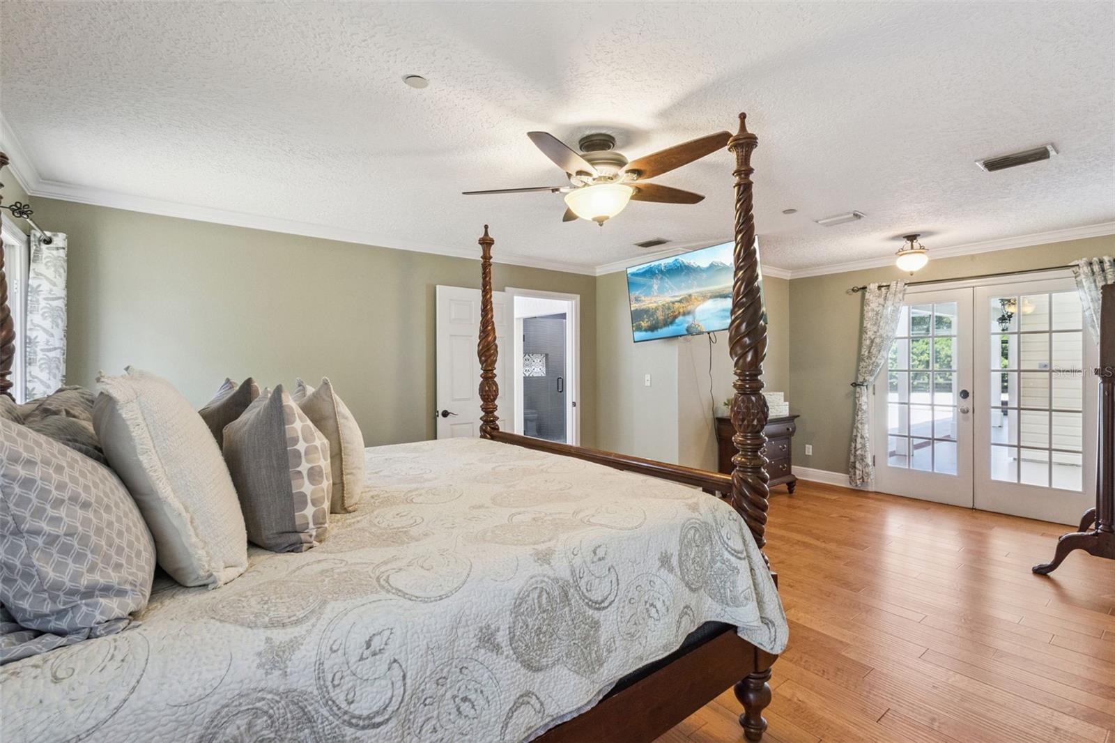 Image 32 of 69 For 14951 Thoroughbred Ln
