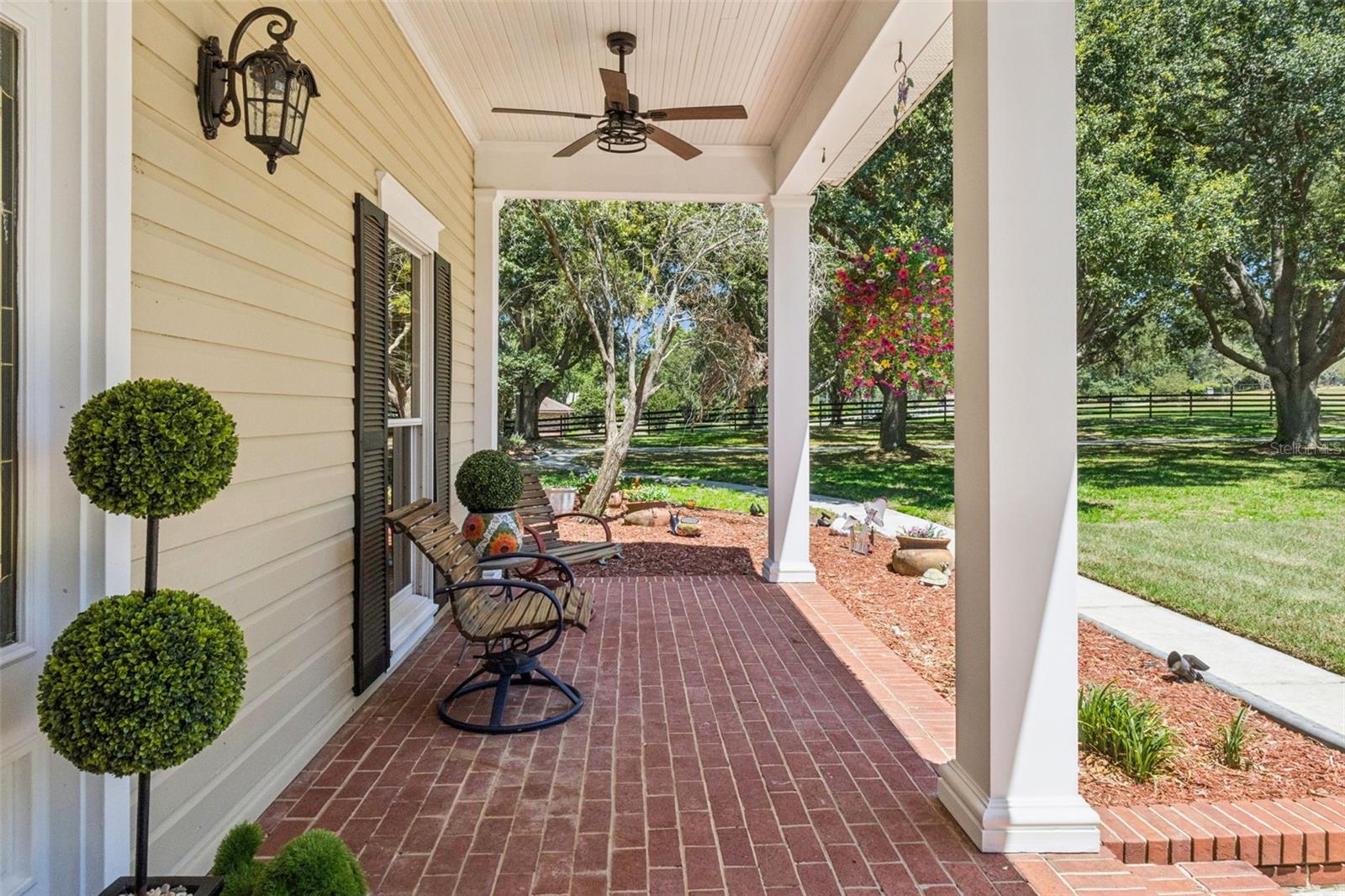 Image 4 of 69 For 14951 Thoroughbred Ln